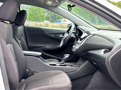 Used 2024 Chevrolet Malibu LT FWD image 8
