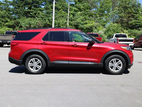 Certified 2023 Ford Explorer XLT AWD/4WD image 3