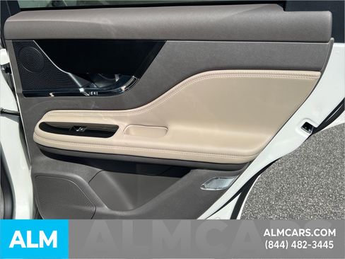 Used 2023 Lincoln Corsair Reserve image 19