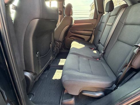 Used 2018 Jeep Grand Cherokee Laredo AWD/4WD image 20