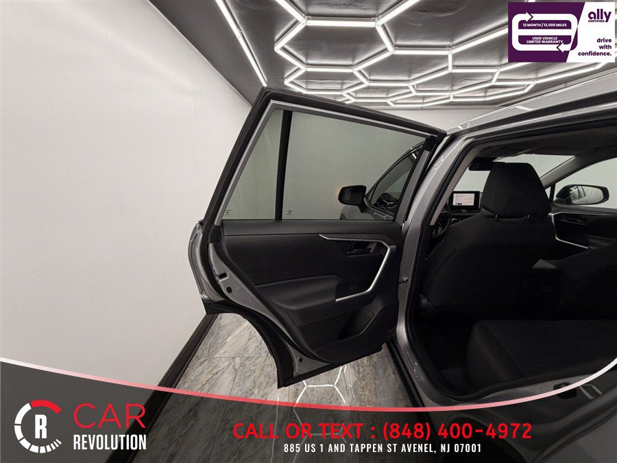 Used 2025 Toyota RAV4 LE AWD/4WD image 34