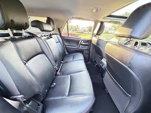 Used 2019 Toyota 4Runner TRD Off-Road Premium AWD/4WD image 10