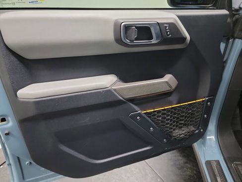 Used 2023 Ford Bronco Badlands image 13