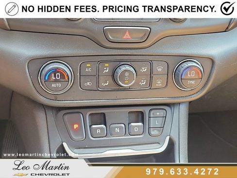 Used 2020 GMC Terrain SLT FWD image 25