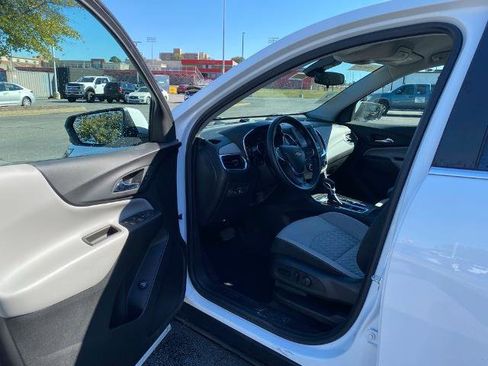 Used 2023 Chevrolet Equinox LT w/ Driver Convenience Package image 10