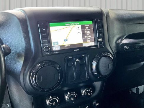 Used 2017 Jeep Wrangler Rubicon w/ Quick Order Package 24Z Recon AWD/4WD image 9