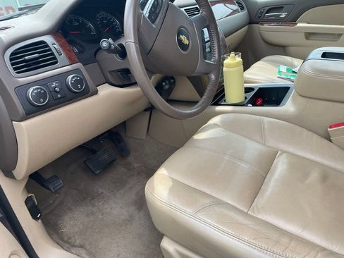 Used 2014 Chevrolet Tahoe LT w/ Luxury Package AWD/4WD image 13