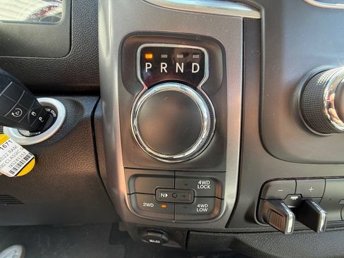Used 2022 RAM 1500 Classic SLT AWD/4WD image 30