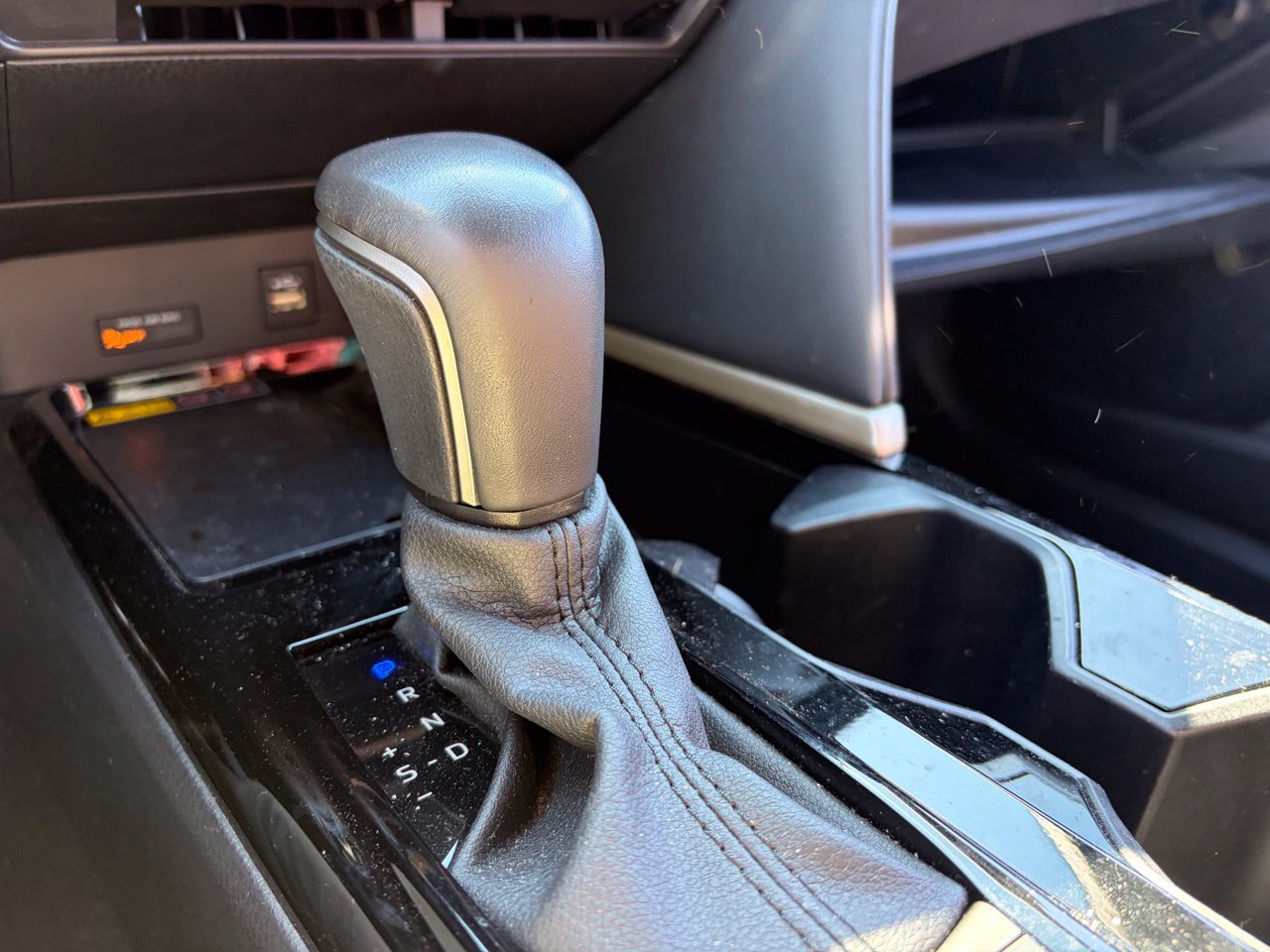 Used 2025 Toyota Camry XSE FWD image 8