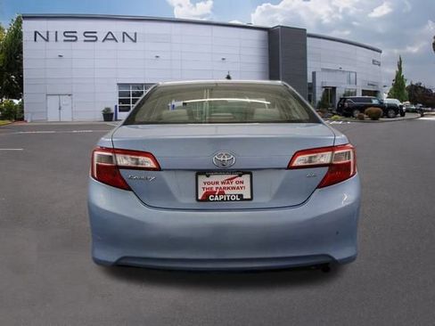 Used 2012 Toyota Camry SE image 3
