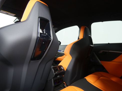 Certified 2025 BMW M5 w/ Carbon Package image 25