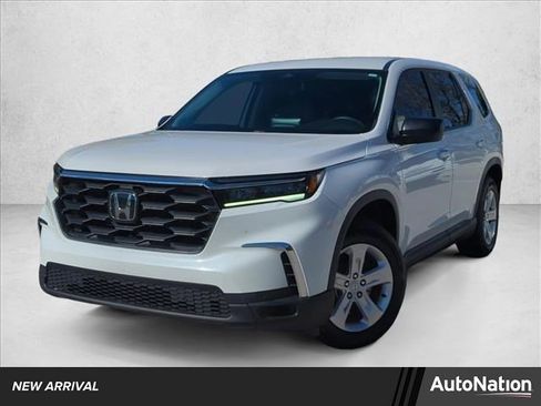 Used 2023 Honda Pilot LX image 1