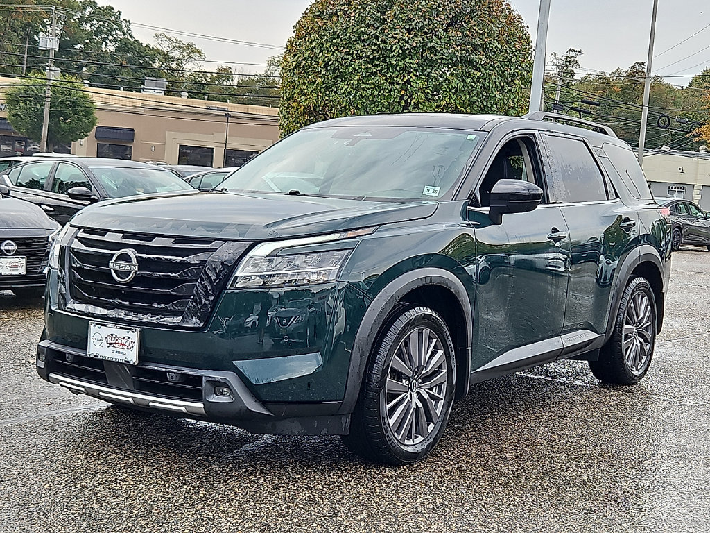 Used 2024 Nissan Pathfinder SL w/ SL Premium Package AWD/4WD image 3