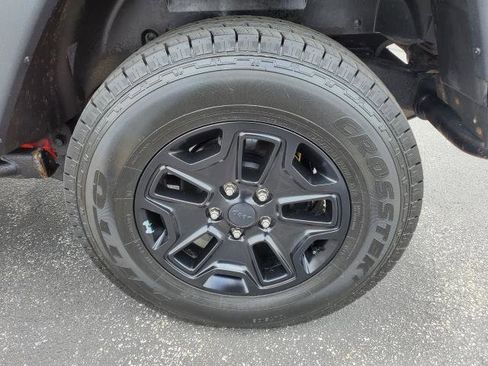 Used 2013 Jeep Wrangler Sahara AWD/4WD image 19
