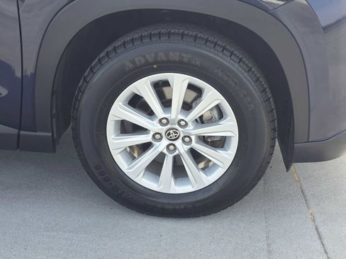 Certified 2024 Toyota Grand Highlander AWD image 9