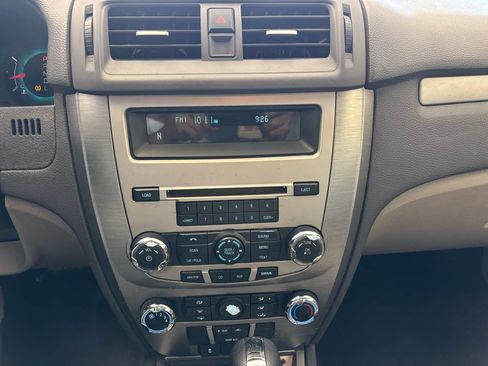 Used 2010 Ford Fusion SE FWD image 16