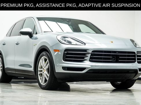 Used 2023 Porsche Cayenne w/ Premium Package AWD/4WD image 4