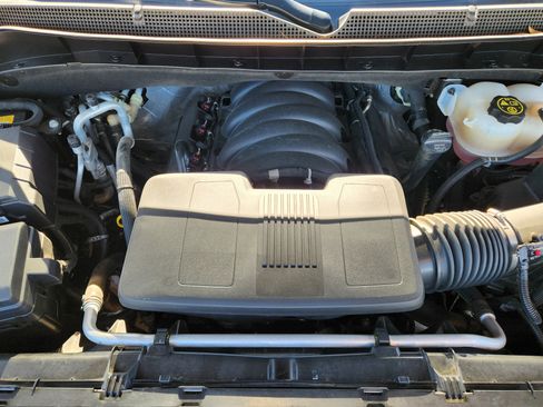 Used 2023 Chevrolet Tahoe Z71 w/ Luxury Package image 32