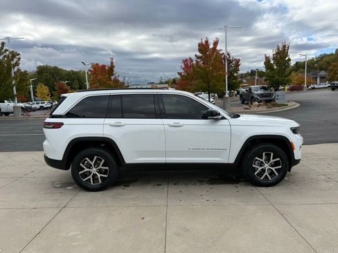 New 2025 Jeep Grand Cherokee Limited w/ Trailer Tow Package image 7
