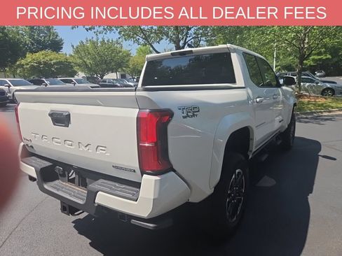Used 2025 Toyota Tacoma TRD Sport AWD/4WD image 12