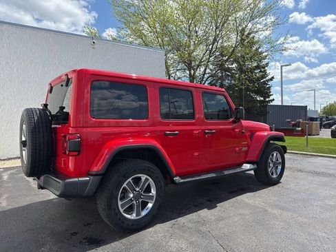 Used 2018 Jeep Wrangler Unlimited Sahara AWD/4WD image 5