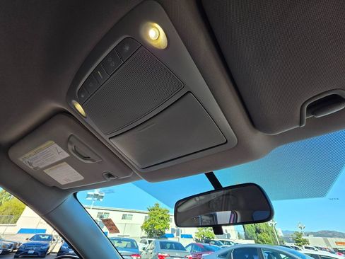 Used 2016 Nissan Rogue S image 18