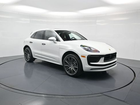 Used 2026 Porsche Macan AWD/4WD image 32