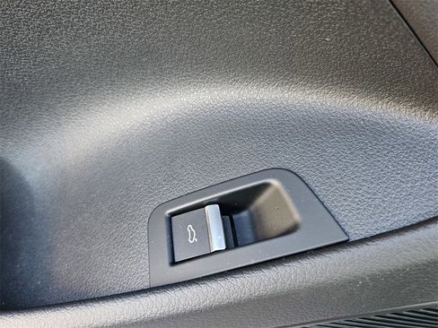 Used 2023 Audi Q8 Premium Plus w/ Premium Plus Package image 13