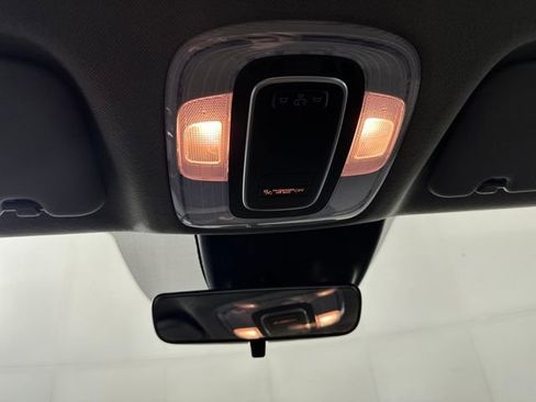 Used 2025 Hyundai Elantra SE w/ Cargo Package image 24