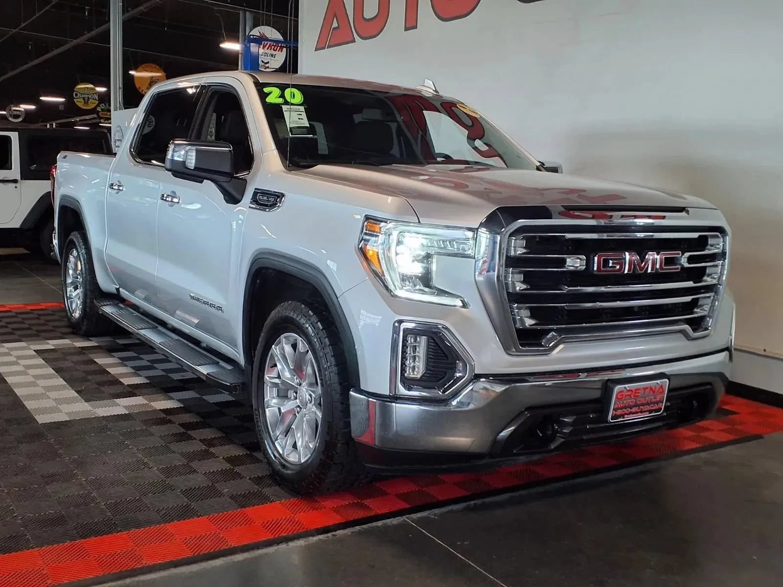 Used 2020 GMC Sierra 1500 SLT w/ SLT Premium Package AWD/4WD image 2