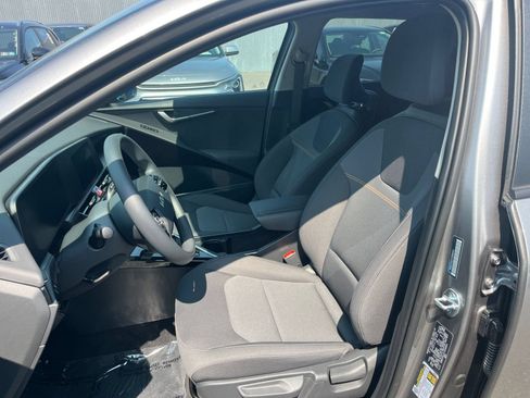 Used 2026 Kia Niro LX FWD image 34