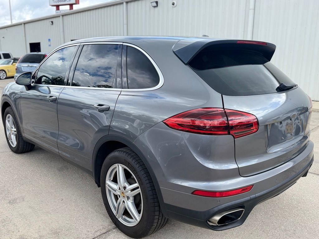 Used 2016 Porsche Cayenne AWD/4WD image 3