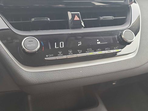 Used 2023 Toyota Corolla LE image 19