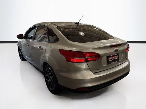 Used 2018 Ford Focus SEL FWD image 8