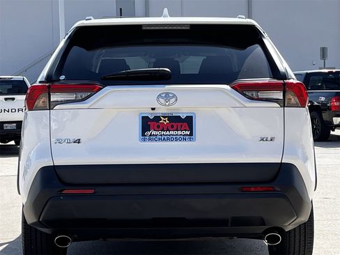 Used 2024 Toyota RAV4 XLE image 5