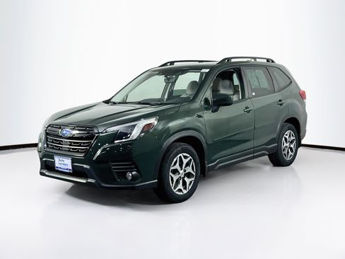 Used 2023 Subaru Forester Premium AWD/4WD image 1