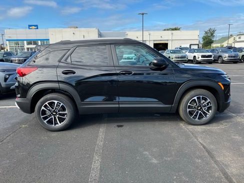 New 2026 Chevrolet TrailBlazer LT w/ LT Cold Weather Package FWD image 7