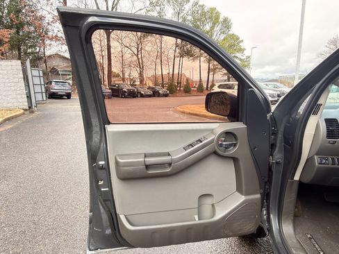 Used 2013 Nissan Xterra S w/ Value Package image 9