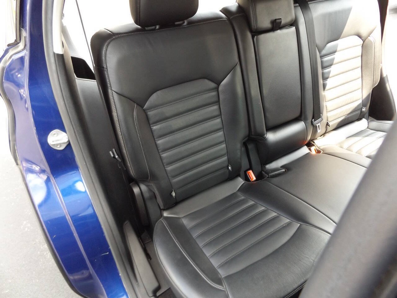 Used 2015 Ford Edge SEL w/ Equipment Group 201A AWD/4WD image 22