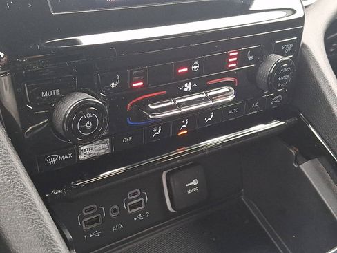 Used 2023 Jeep Grand Cherokee Laredo w/ Luxury Tech Group I image 15