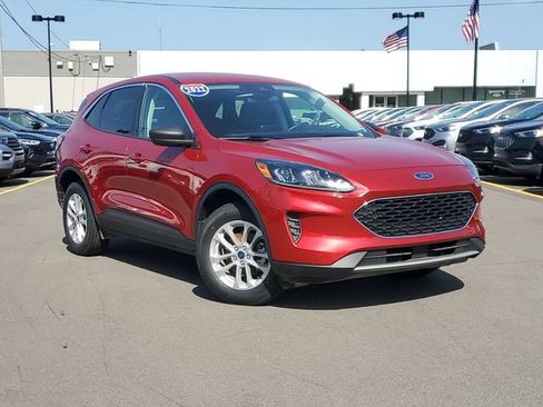 Certified 2022 Ford Escape SE w/ Convenience Package AWD/4WD image 1