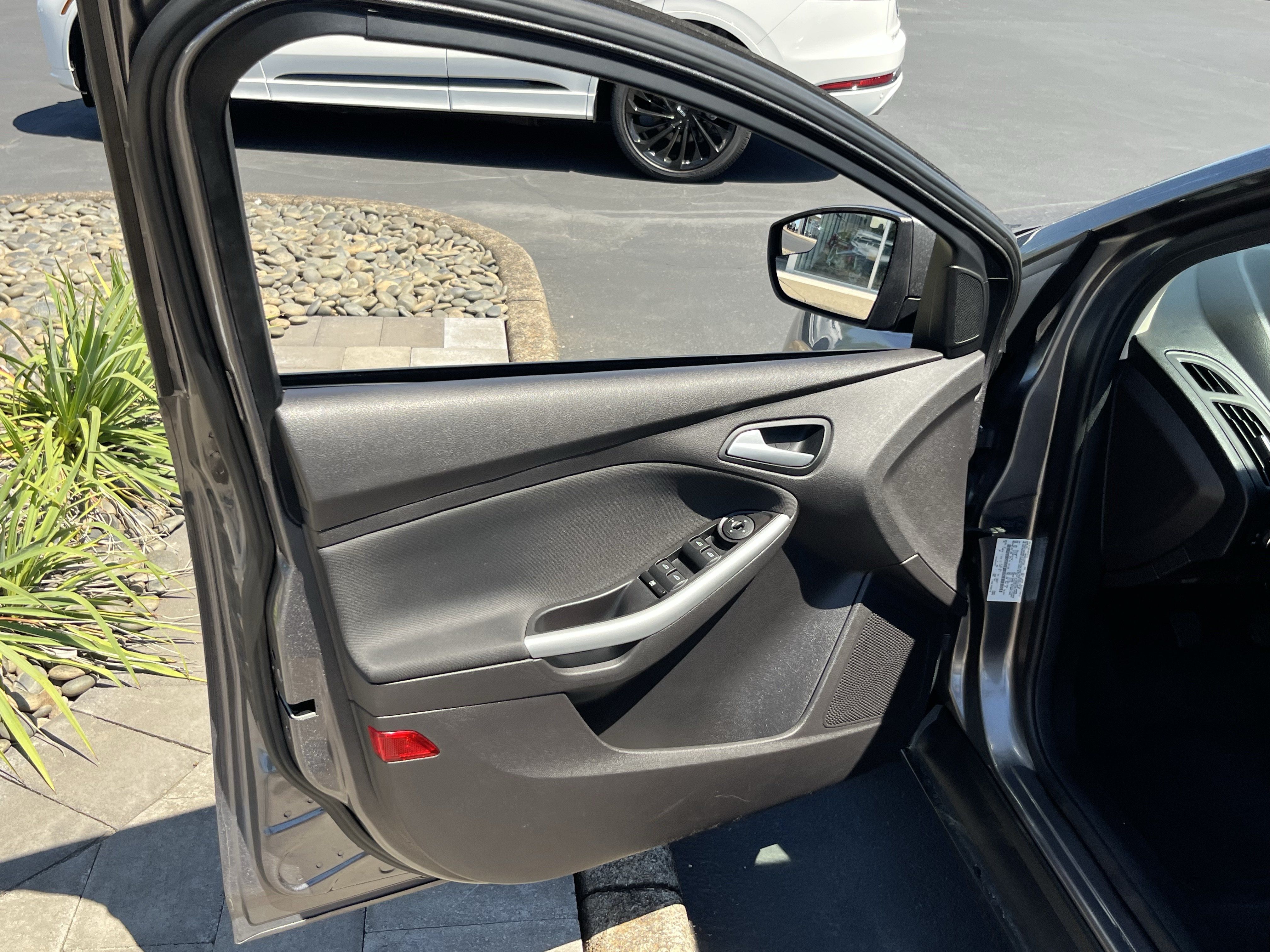 Used 2014 Ford Focus SE w/ Equipment Group 201A FWD image 13