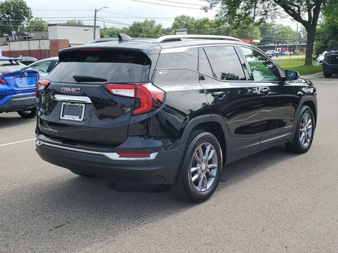 Used 2023 GMC Terrain SLT w/ LPO, Floor Liner Package FWD image 3