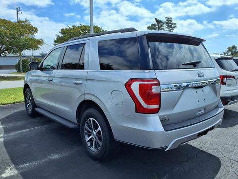 Used 2018 Ford Expedition XLT w/ Equipment Group 202A image 4