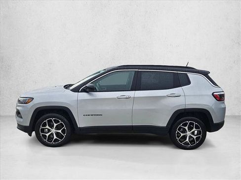Used 2024 Jeep Compass Limited AWD/4WD image 9
