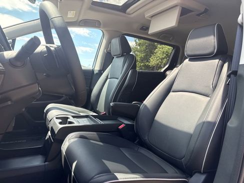 New 2026 Honda Odyssey Touring image 10