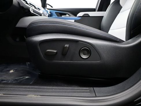 Used 2026 Chevrolet Equinox EV LT image 16