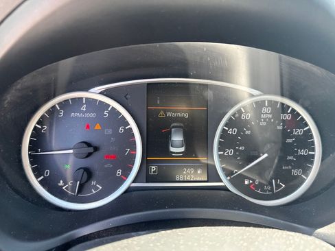 Used 2019 Nissan Sentra SV FWD image 3