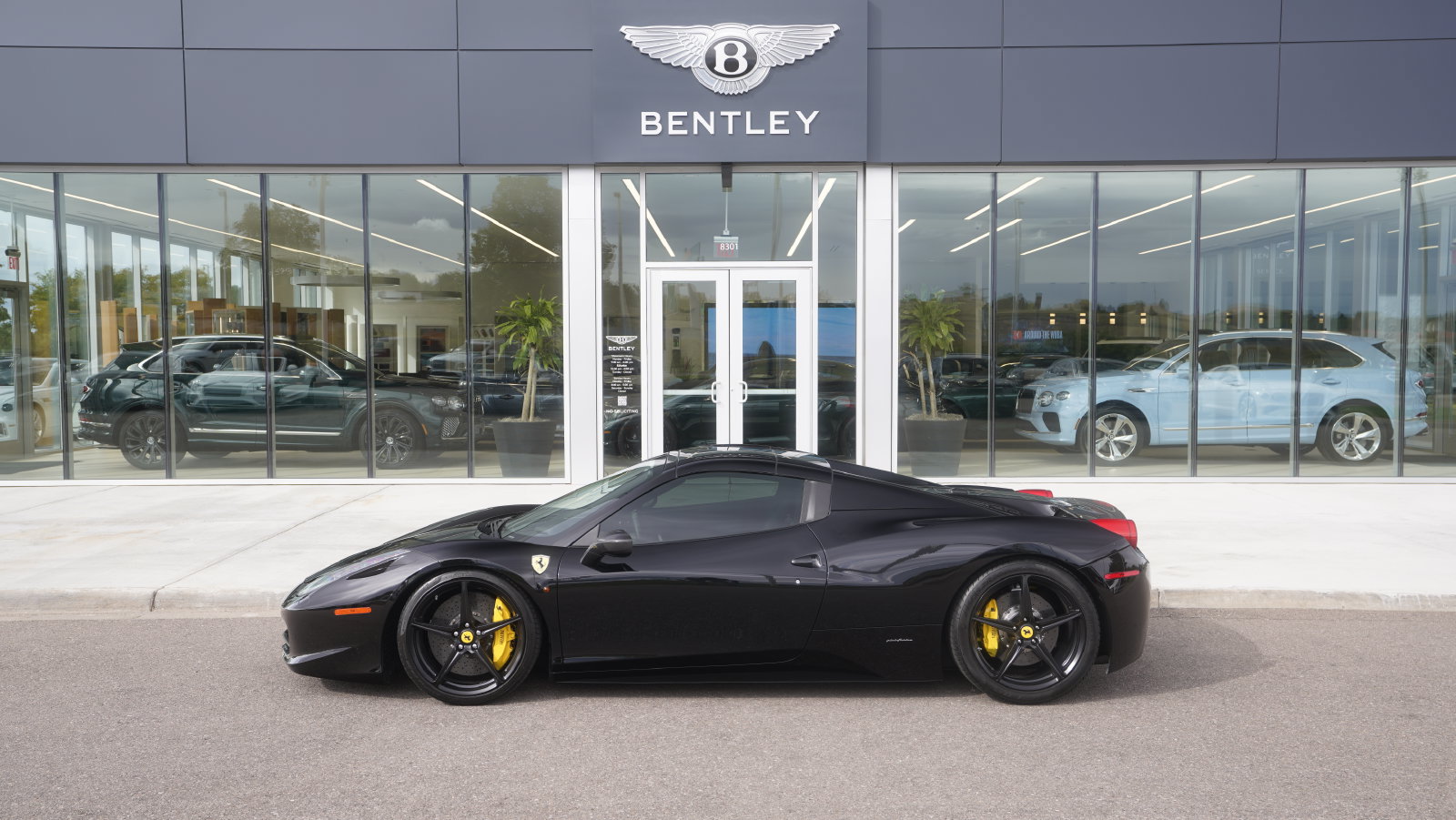 Used 2014 Ferrari 458 Spider RWD image 5