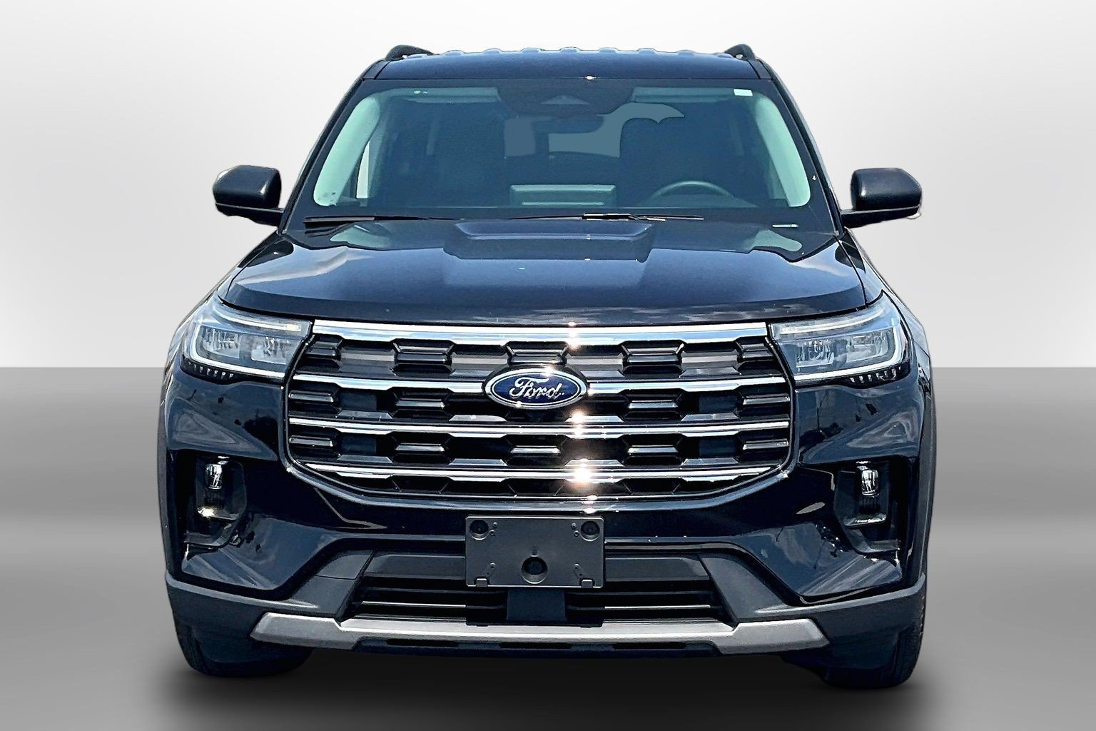 Used 2025 Ford Explorer Active w/ Active Comfort Package AWD/4WD image 3
